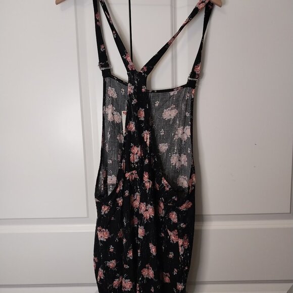 Love, Fire Juniors Flower Romper - Picture 6 of 6